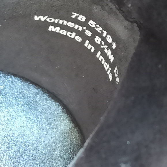 Johnston & Murphy Lola Suede Almond Toes ankle boots (EUC) - Picture 6 of 15